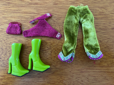 2001 BRATZ DYNAMITE DANCE FASHION PACK OUTFIT-  1st EDITION- COMPLETE