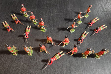 BRITAINS TOY SOLDIERS VINTAGE 1950s GORDON HIGHLANDERS W/RIFLES LEAD SET OF 21