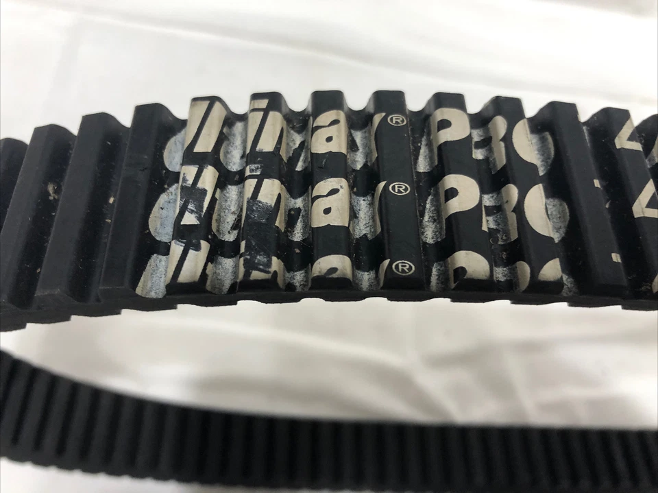 Приводной ремень Ultimax Pro для 1999 Polaris 600 RMK снегохода Carlisle 144-4824U4 - Изображение 2 из 3