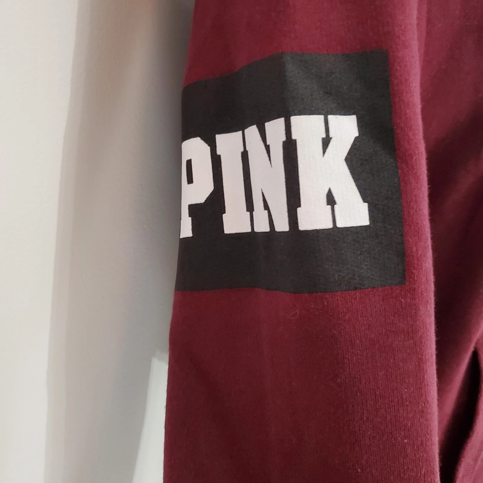 UNDERCOVER Felpa con cappuccio maglione Victoria Secret rosa perfetto preparazione cane prugna comoda