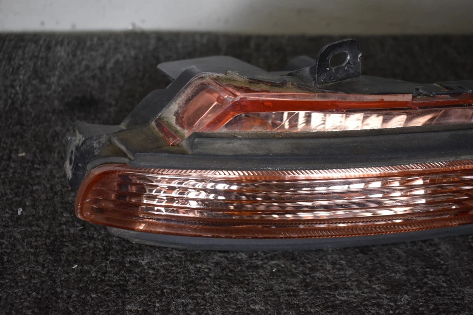 2008-2012 INFINITI EX35 REAR LEFT TURN SIGNAL FACTORY OEM - Image 2 of 4