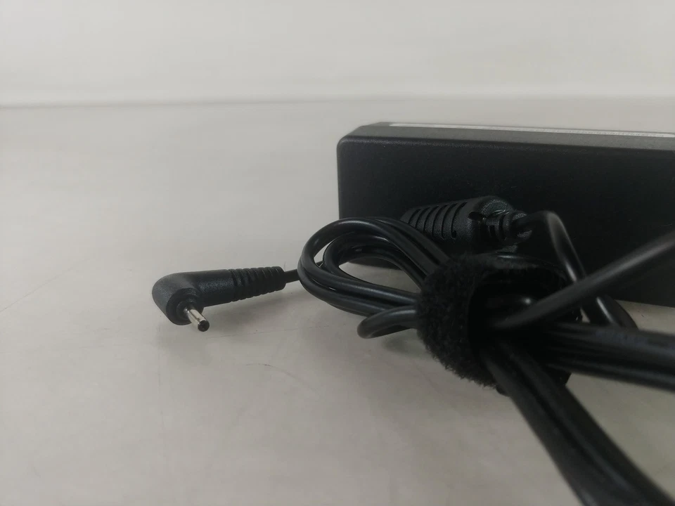 Adaptador de CA Samsung A12-040N1A 40 W para Chromebook Foto 4 de 4