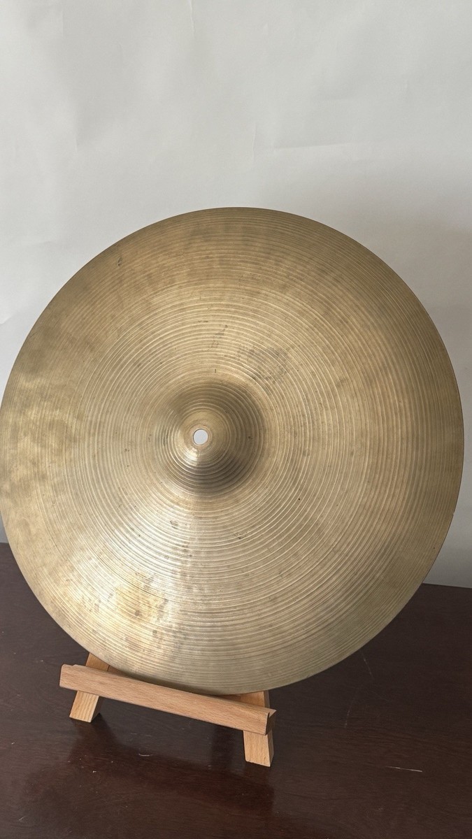Avedis Zildjian  17インチ クラッシュ シンバル Amazon.com: Zildjian 17 inch A Custom Crash Cymbal