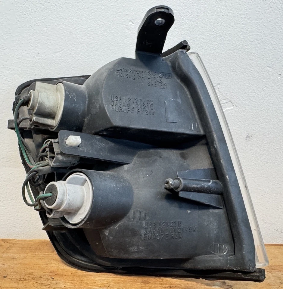 Conjunto de luces de señal de giro de esquina Isuzu Trooper 1998-2002 controladores LH OEM Foto 4 de 4