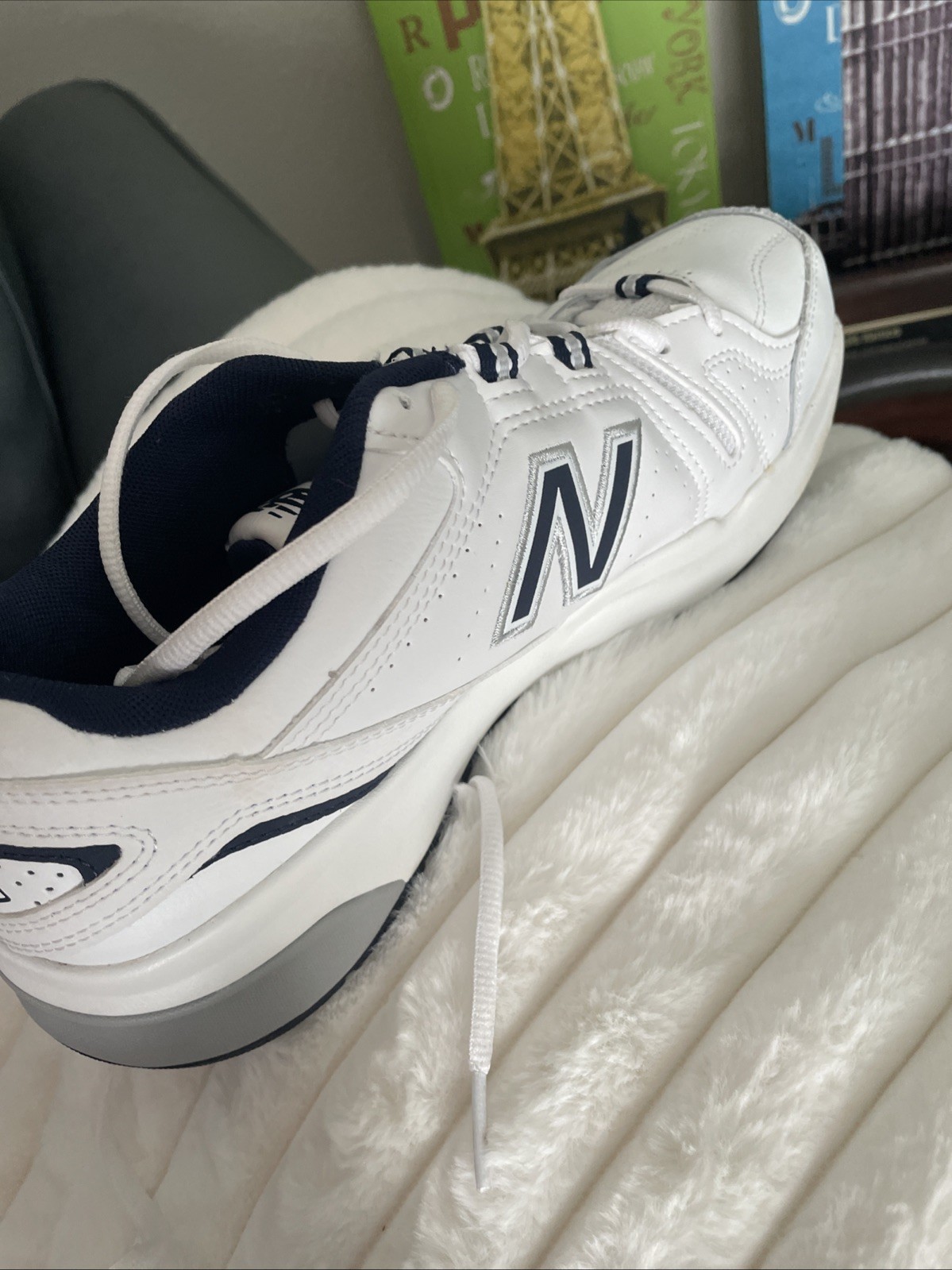 NEW BALANCE MX608WN5, MEN  Size 8 WHITE / NAVY, NEW thumbnail 4