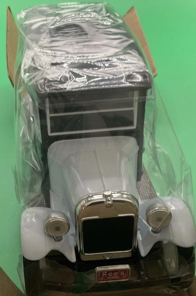 1927 Graham Brothers See’s Candies Delivery Truck ERTL Die-Cast Bank NEW no box - Image 3 of 4