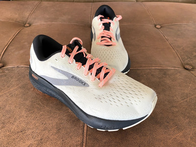 Brooks Ghost 16 Road Running Shoes Womens US 9.5 Ecru/Orange/Black Sneakers