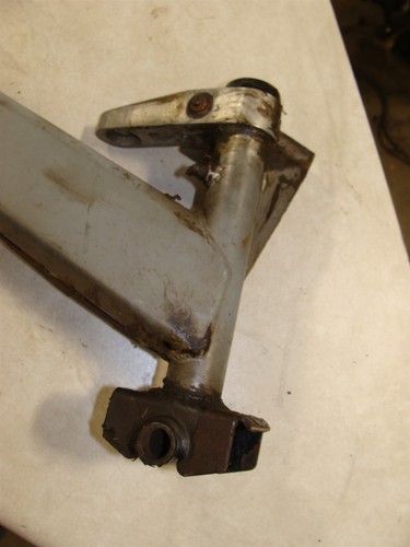 2002 SKI-DOO MXZ-700R zx right front trailing ADSA arm spindle saddle bushing R - Picture 8 of 16