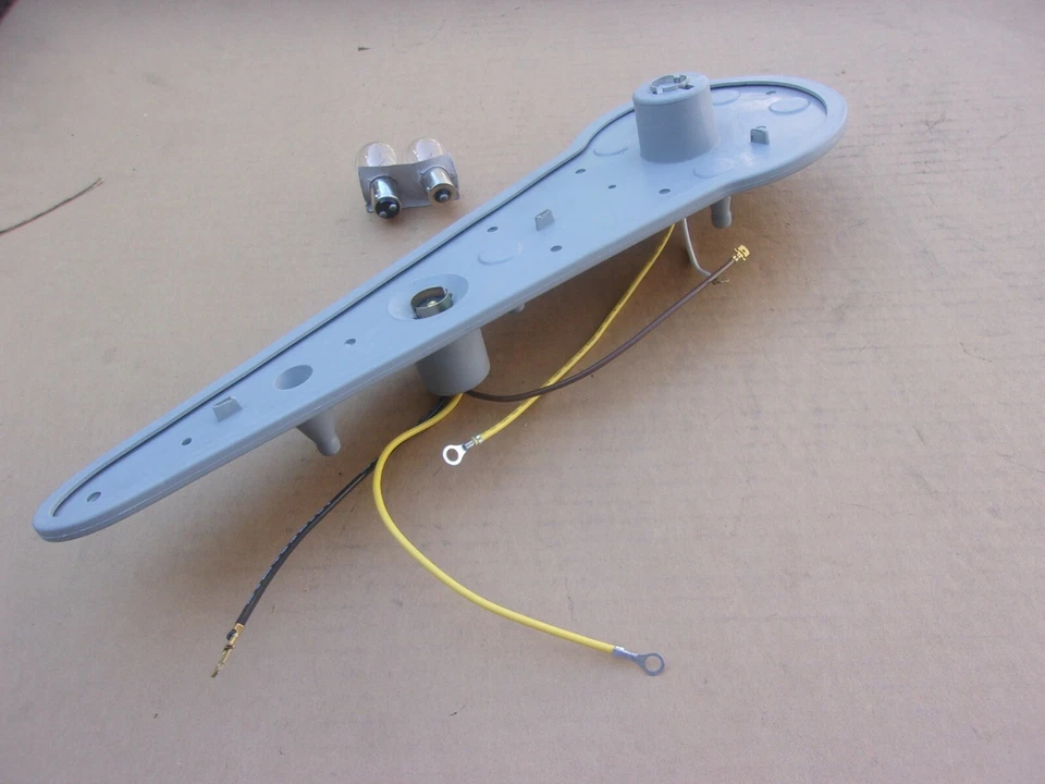 DOS NUEVOS 1957 Plymouth Fury Belvedere Savoy Plaza luces traseras carcasa tableros Foto 3 de 3