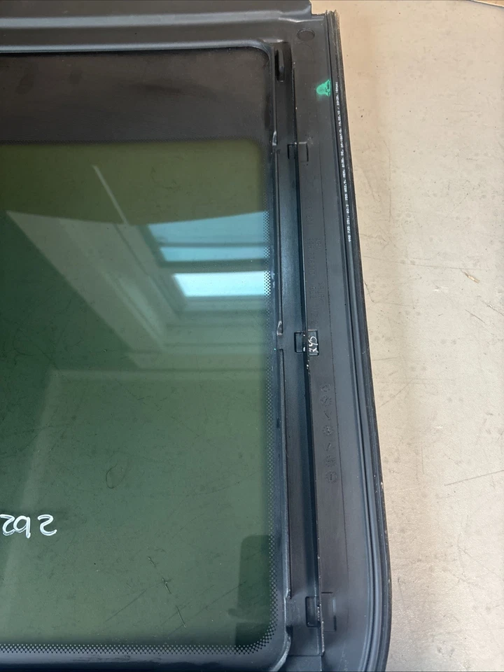 2010 MINI COOPER REAR SUNROOF SUN ROOF GLASS 2751804 — 第 2/4 张图片