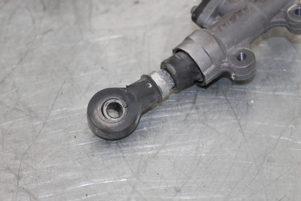 Honda CBR600RR 2003 2004 CBR 600RR OEM pinza trasera línea de cilindro maestro Foto 2 de 4