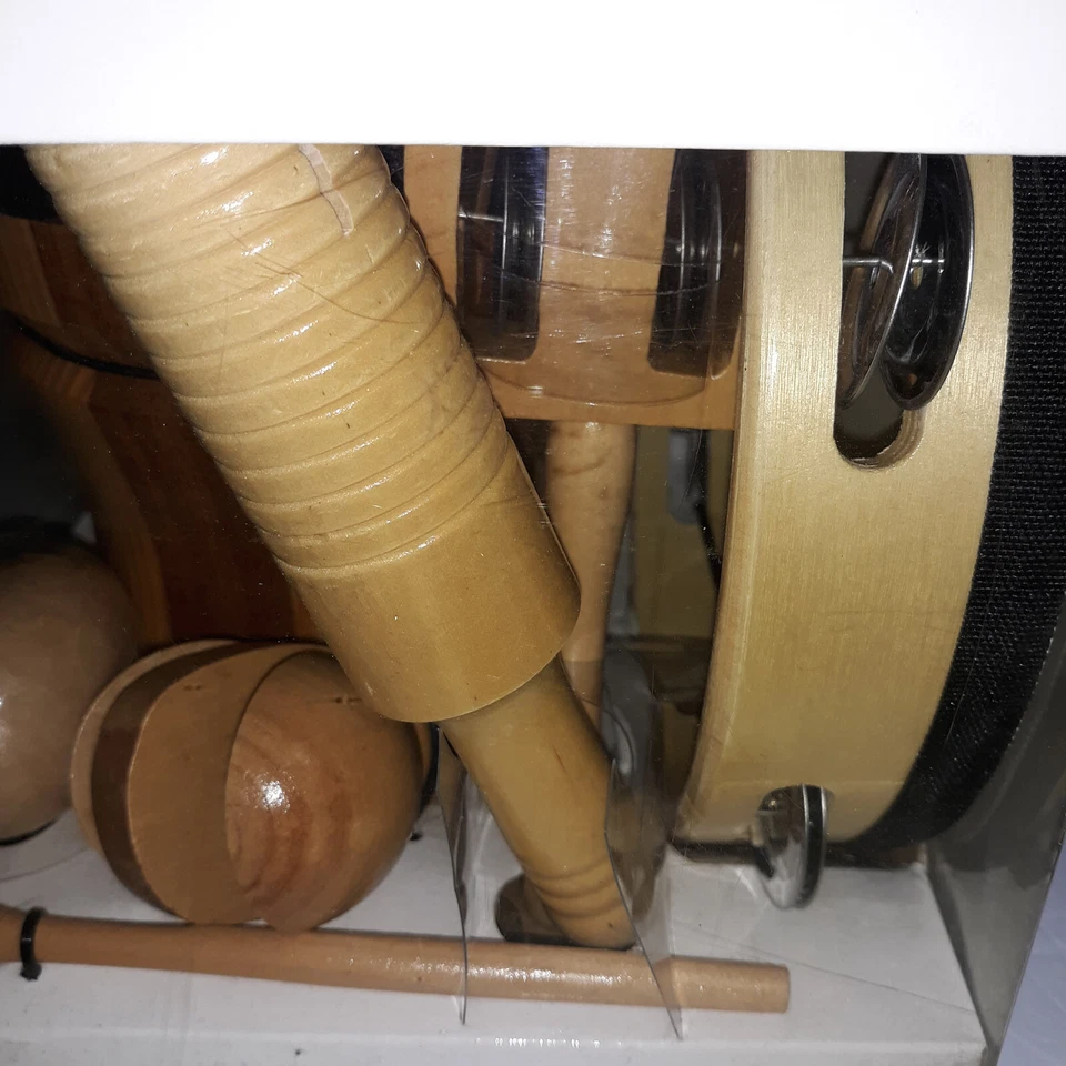 Primer Acto NUEVO Paquete de Percusión Adam Levine 7 Piezas Instrumentos Musicales de Madera Caja Foto 2 de 4