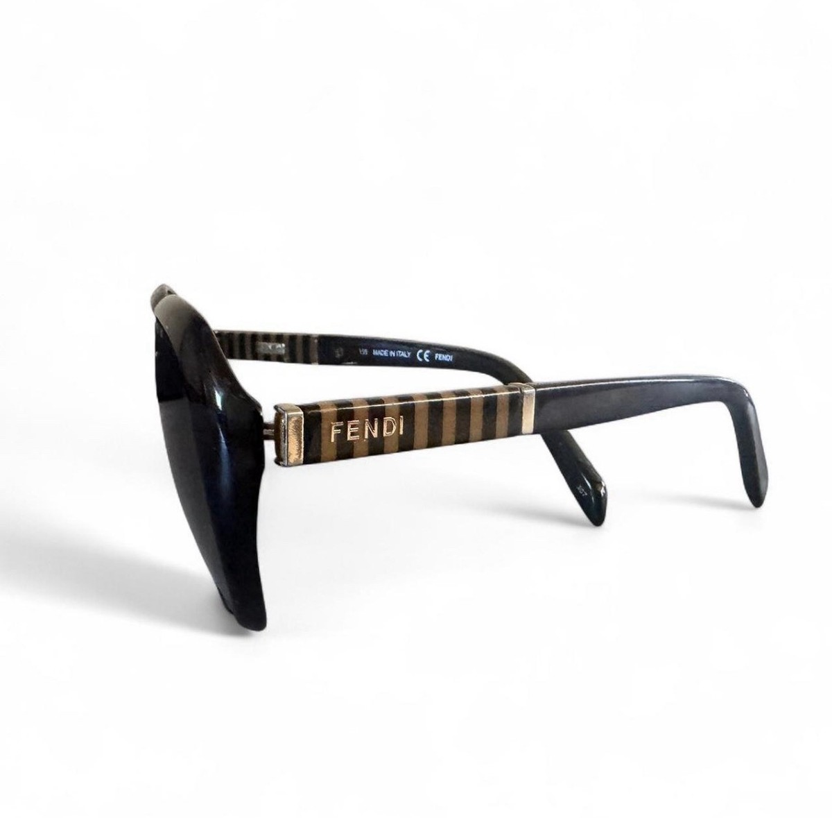 Fendi Oversized Black Sunglasses Gradient Lens Made in Italy  display picture 3