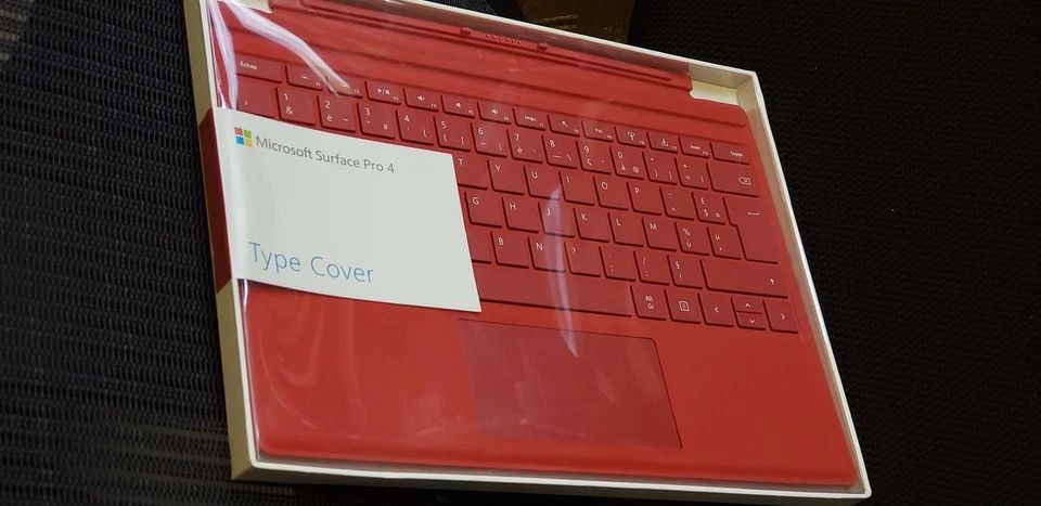 Microsoft Surface Type Cover Pro 4 Red, AZERTY Layout Model QC7-00020 - Image 3 of 3