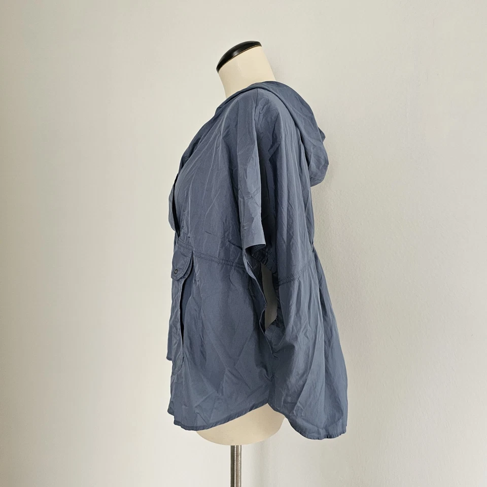 Nuevo con etiquetas Poncho cortavientos XCVI Cepheus Athleisure con capucha cuello en V manga corta Foto 3 de 4