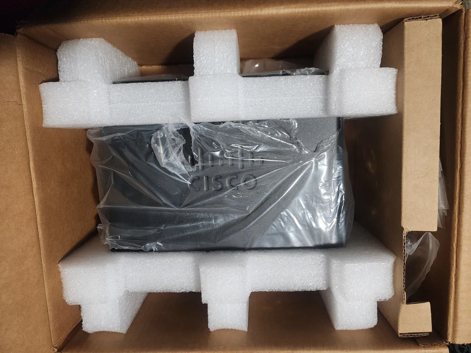 CISCO 1941W GIGABIT SECURITY Wireless ROUTER - Image 4 of 4