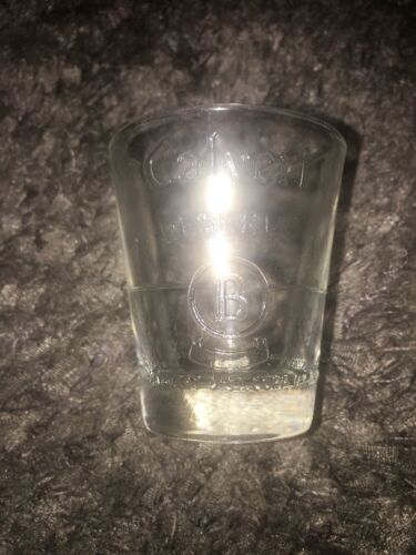 CALVERT B Liquor Whiskey Labelled Shot Glass - Zdjęcie 1 z 5