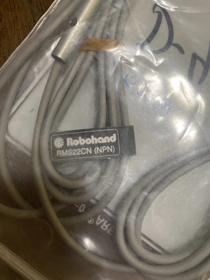 ROBOHAND RMS22CP PROXIMITY SWITCH (PNP) NIB - Image 3 of 3