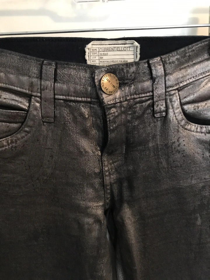 Pantalones de mezclilla ajustados Current Elliott grises recubiertos de plata de algodón talla 24 $998 Foto 2 de 4