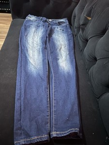 Blue Medium Wash Denim Jeans Women  5-Pocket Button Zip