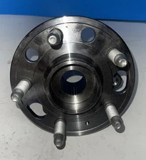 Front or Rear Wheel Bearing and Hubs for Chevy Malibu Equinox Impala GMC Terrain