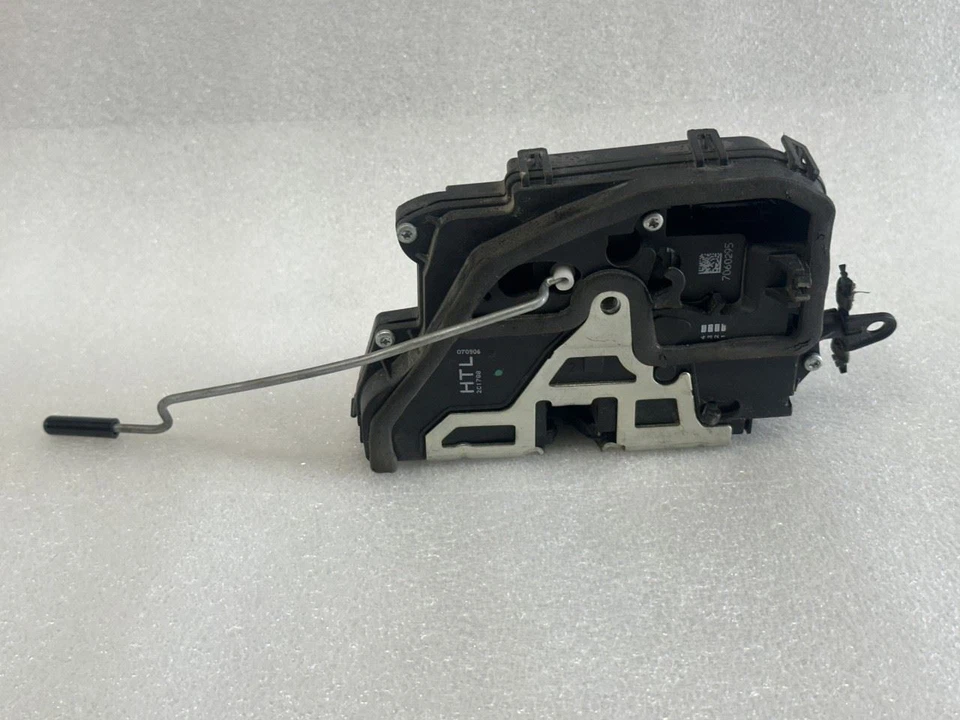 BMW 335i 328i E90 2007 2008 2009 2010 2011 sedán actuador de cerradura de puerta delantera derecha Foto 2 de 4