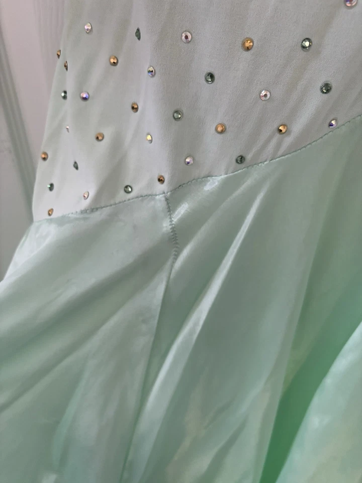 Vestido de salón verde menta liso/estándar, talla pequeña/mediano Foto 3 de 4
