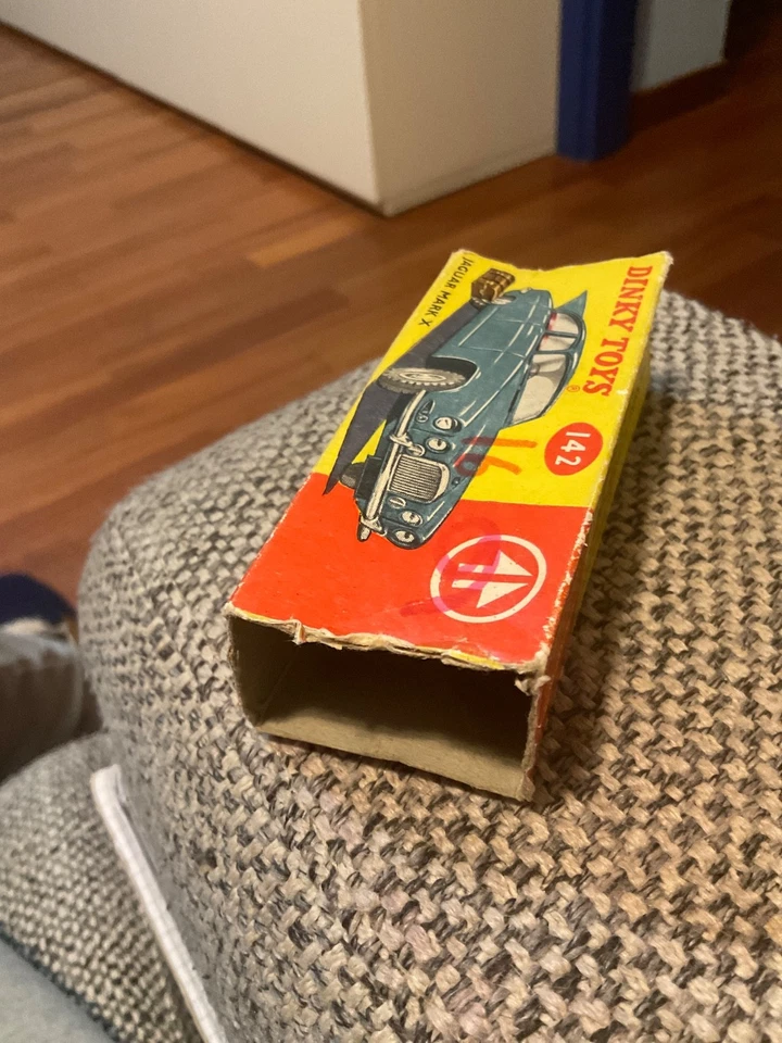 Dinky Toys Jaguar Mark X Ref 142 No Solido No Corgi No Mercury No Norev No CIJ - Immagine 4 di 4