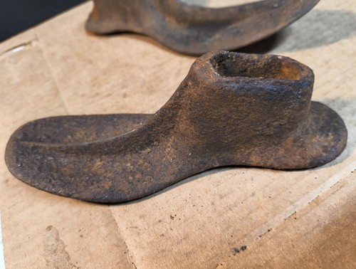 Antique Cast Iron Cobblers Shoe Maker Repair Set Lot 2 (8.5" & 6.75") - Picture 3 of 7