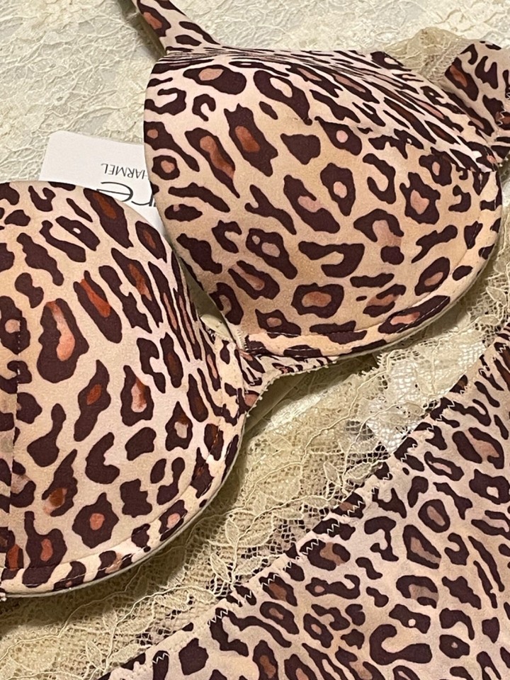 Lot de 3 bodies débardeurs Kiabi – Style Côtelé – 12M - Vêtements bébé Lot de 3 bodies débardeurs Kiabi – Style Côtelé – 12M - Vêtements bébé