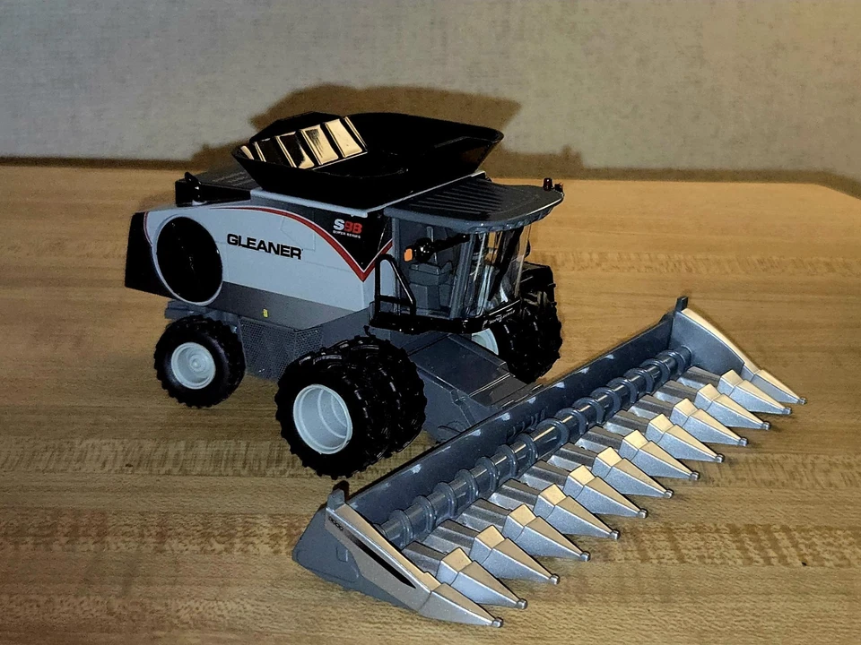 1/64 GLEANER S88 Combine "New Product Intro 2013" Spec-Cast - Image 3 of 3