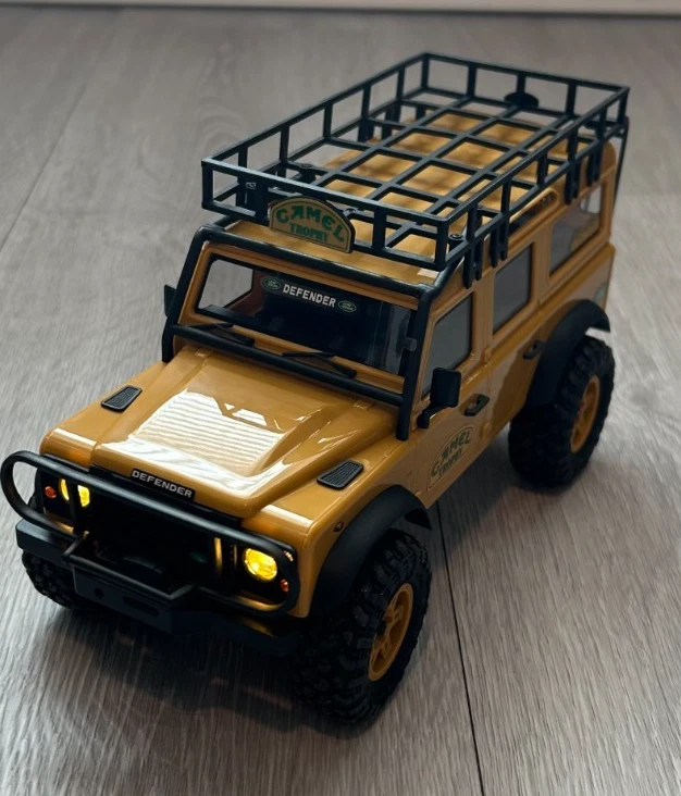 FMS 1:24 FCX24M Land Rover Camel Trophy Edition RTR Slightly Used Defender 110 1 - Image 2 of 4