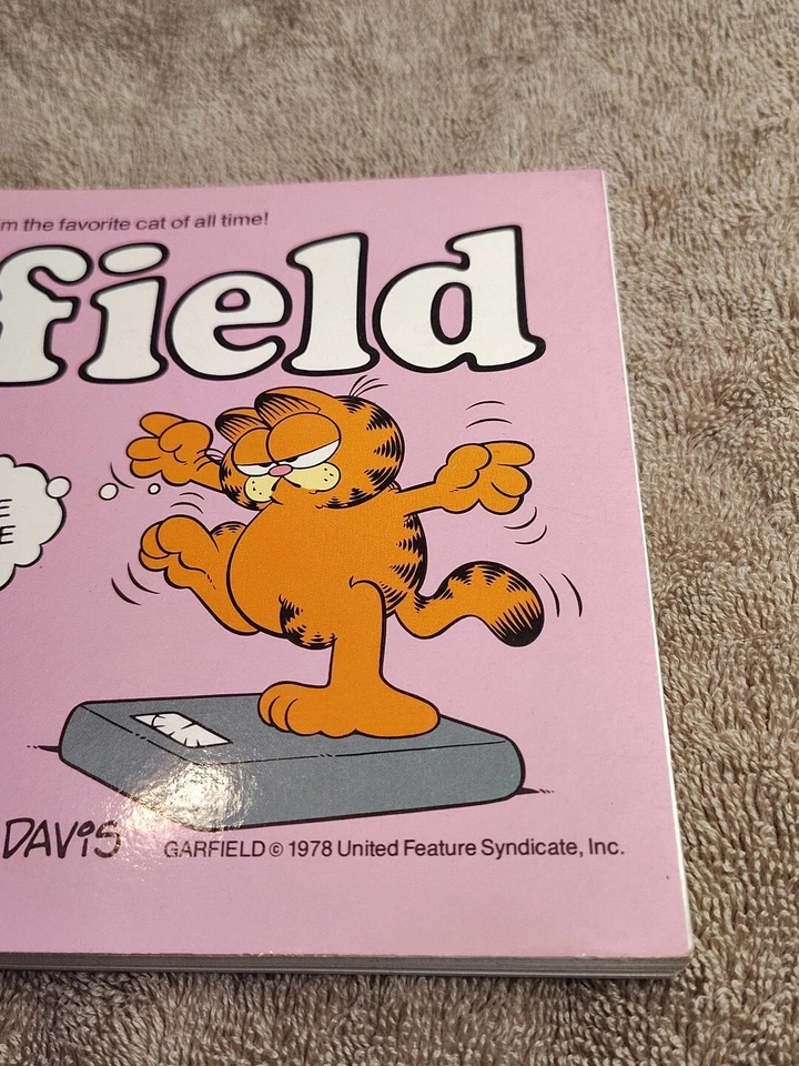 1st Edition Garfield Tips The Scales 1984 By Jim Davis 8th Comic Book Paperback Foto 2 de 4