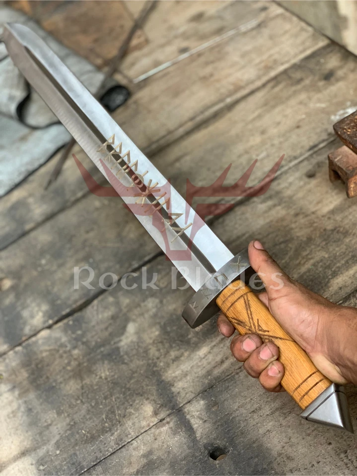 Espada nórdica forjada a mano | Espada vikinga con mango de madera y funda de cuero Foto 3 de 4