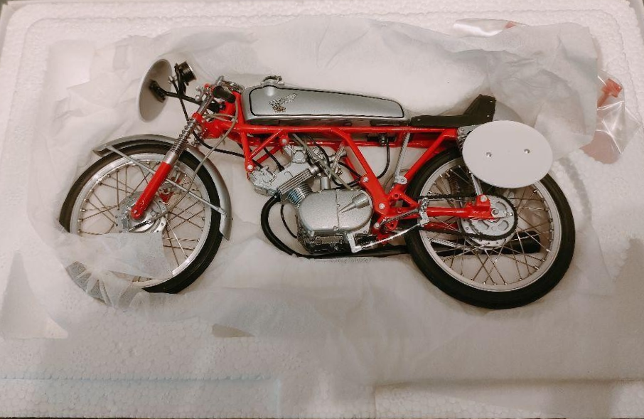 オートバイ・バイク EBBRO Honda CR110 CLUB RACING 1962 EBBRO 1/10 Scale HONDA CR110 CUB RACING 1962 Red Color w