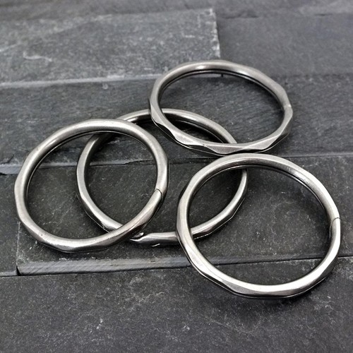 Four (4) Vintage Key Rings - FACETTED EDGE Split Rings - ref.k755 - Picture 2 of 3