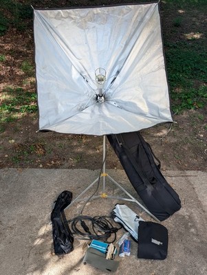 Lowell RIFA lite kit + 2 quartz halogen light bulbs, soft box, diffuser, Stand..