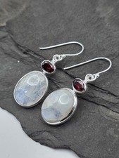 Ohrring mit Regenbogen Mondstein & Granat 925 Sterling Silber Oval - Weiss, Rot