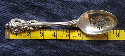VINTAGE TOWLE STERLING SILVER 1964 EL GRANDEE PIERCED 8-1/2" SERVING SPOON 94gr!