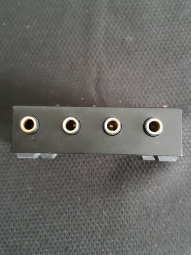 Live Wire Solutions HA04 4-Channel Headphone Amplifier (NO POWER ADAPTER) - Picture 2 of 3