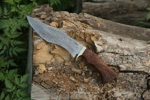 Coltello Bowie da caccia in acciaio damascato fatto a mano personalizzato con fodero in pelle - Foto 4 di 7