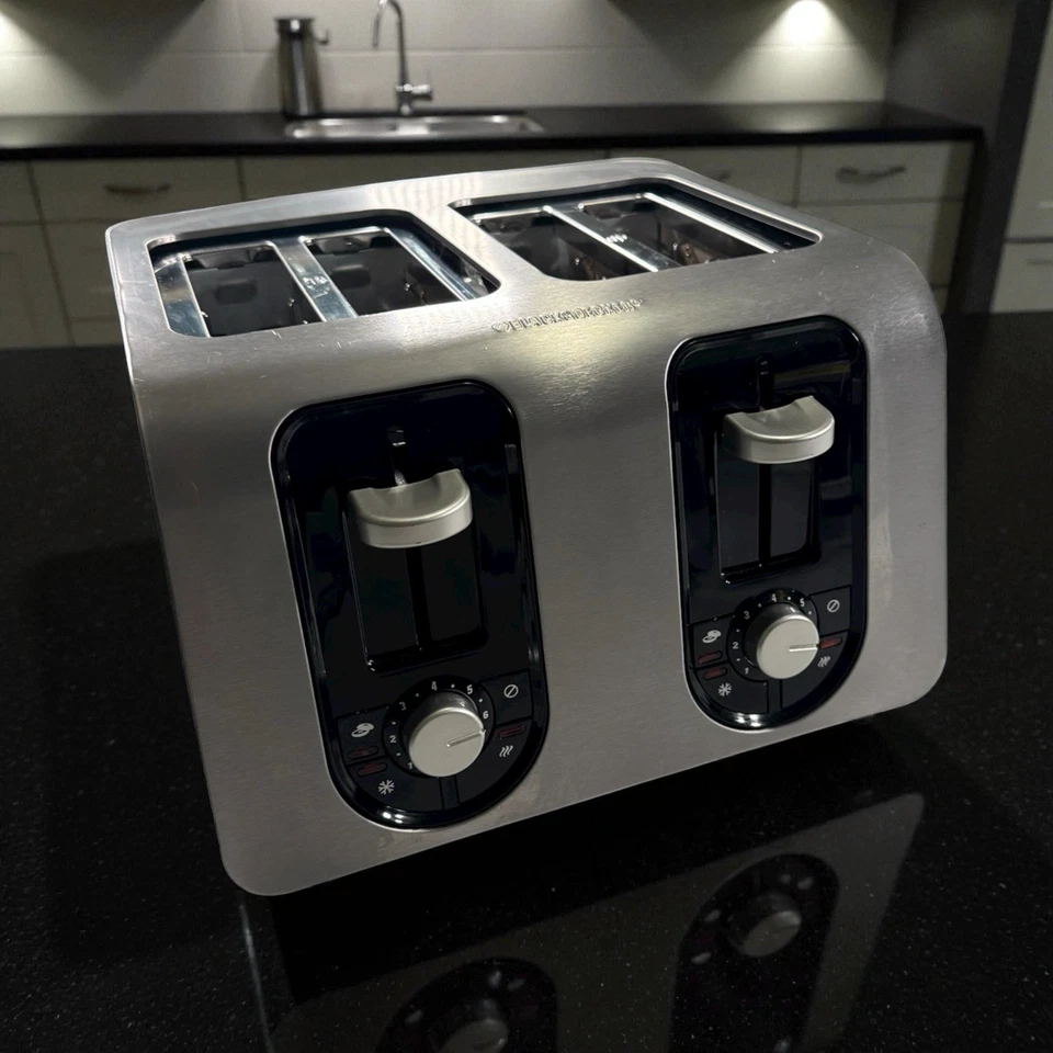 BLACK+DECKER TR6341S 4-Slice Toaster: Frozen Reheat,cancel & Bagel 1500W  , - Image 2 of 4