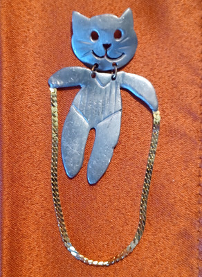 Vintage Ultra Craft Jump Rope Cat Brooch Pewter Gold Tone Dangle Rope Pin
