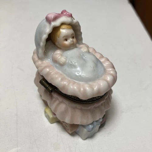 Baby's First Hair Cut Tooth Bassinet Madame Alexander 2000 Keepsake Trinket Box