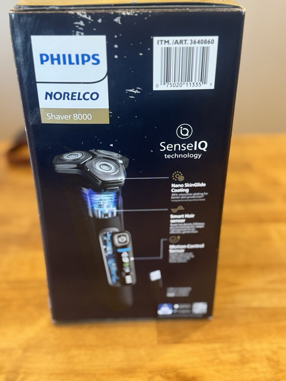 New Philips Norelco Shaver 8000 Series Wet & Dry Electric Shaver Quick Clean POD