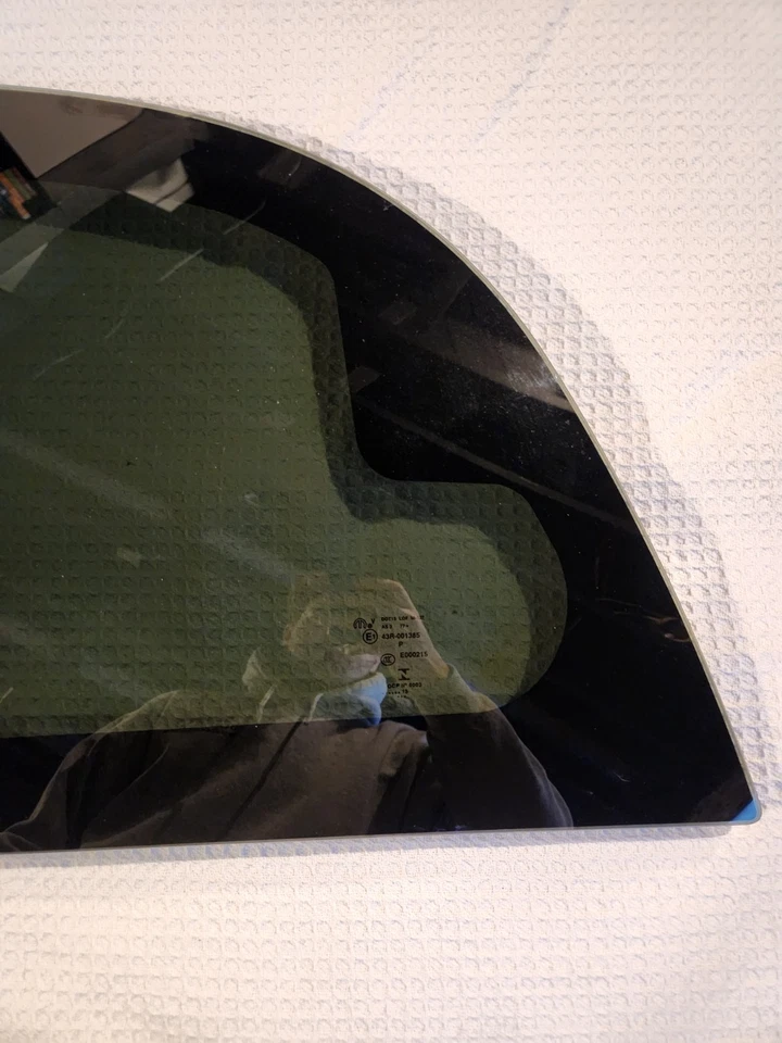 Cuarto trasero de vidrio para conductor Grand Caravan Town & Country 2008-20 OEM izquierdo Foto 4 de 4