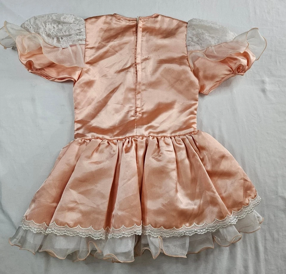 Vestido Just Darling Niña Talla 5 Melocotón Niveles Encaje Volantes Concurso Círculo Completo 5T Foto 3 de 4