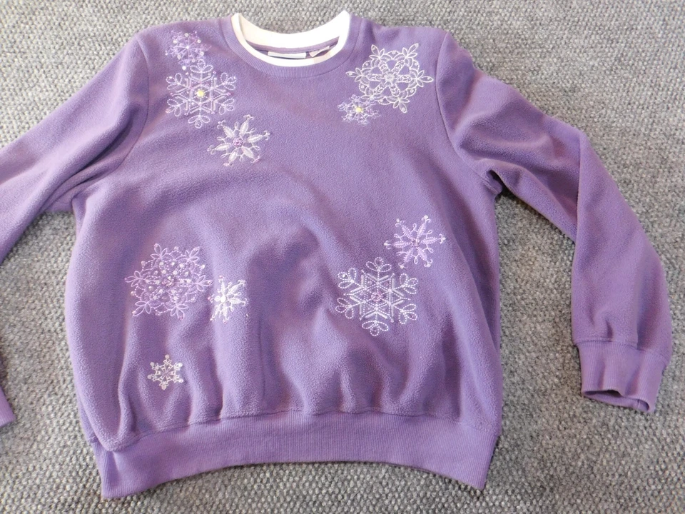 Alfred Dunner Womens Sweater PM Petites Purpe crewneck pullover snowflakes - Image 2 of 4