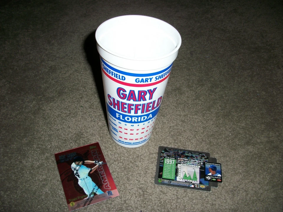 Tarjeta troquelada Gary Sheffield 1998 UD3 PF, 1997 holograma Topps y copa de coleccionistas Foto 2 de 2
