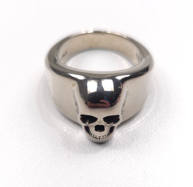 $390 Alexander McQueen Silver Skull Ring - Made in Italy New with Box - Size 19 - Image 2 of 4